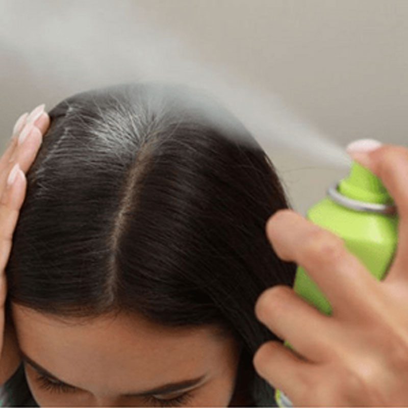 طرز استفاده از شامپو خشک گات تو بی برای افزایش حجم مو