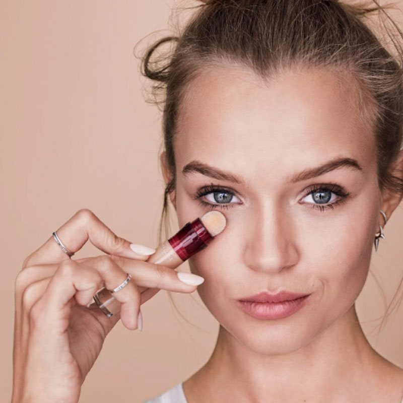 تست کانسیلر میبلین بر روی پوست