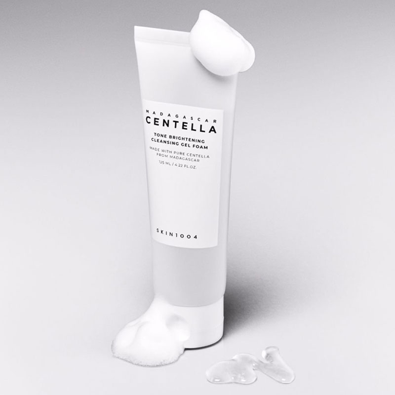 فوم شوینده روشن‌کننده سنتلا اسکین1004 – پاکسازی و Tone-Up پوست