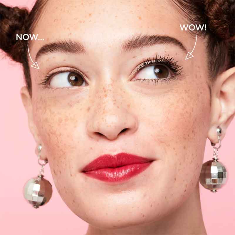 تست ریمل بنفیت بر روی مژه